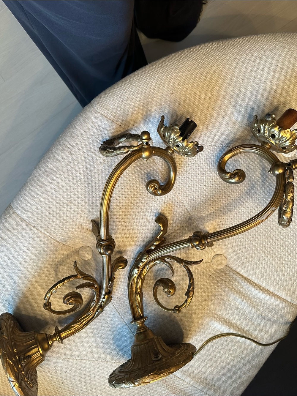 Antique-Style Gold Wall Sconce Pair - Elegant Scroll Design